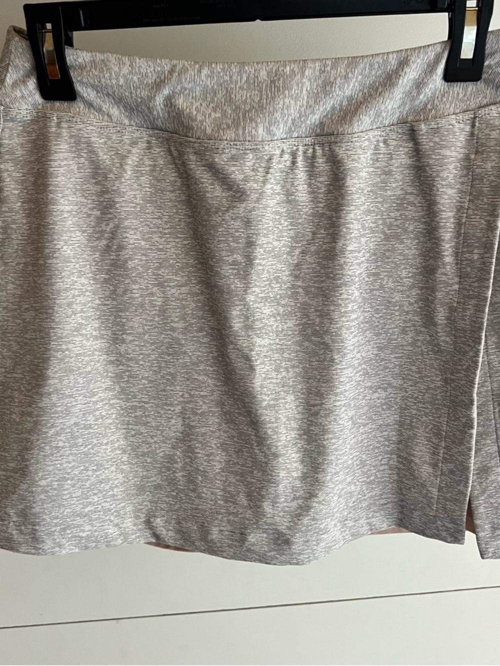 Outdoor Voices Women’s Light Heather Gray and Blush Active Court Skort Size M